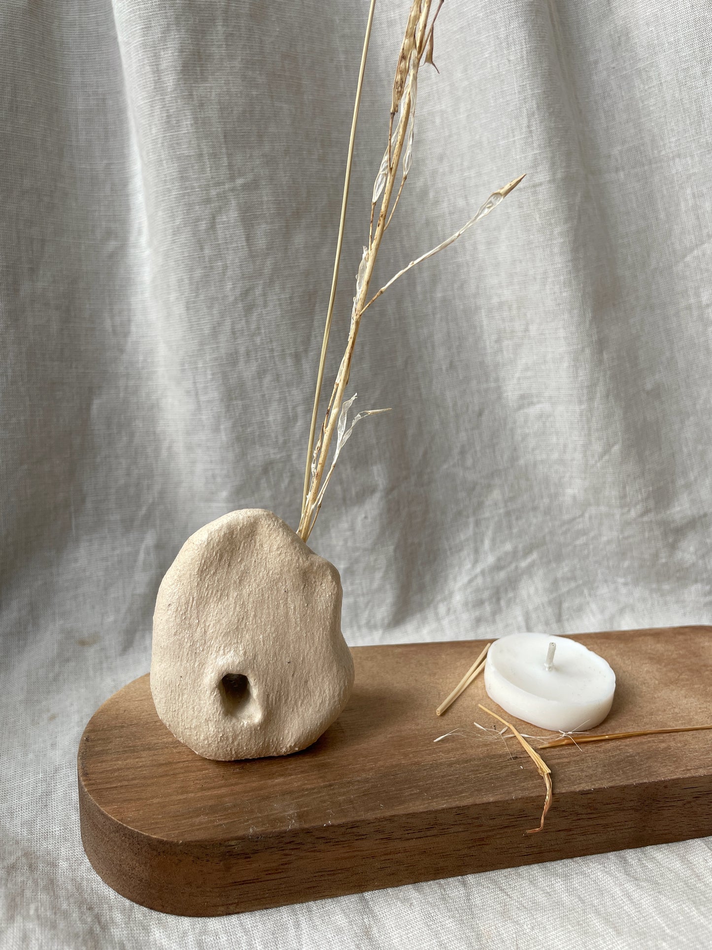 Linen Femme Mini Clay Vase